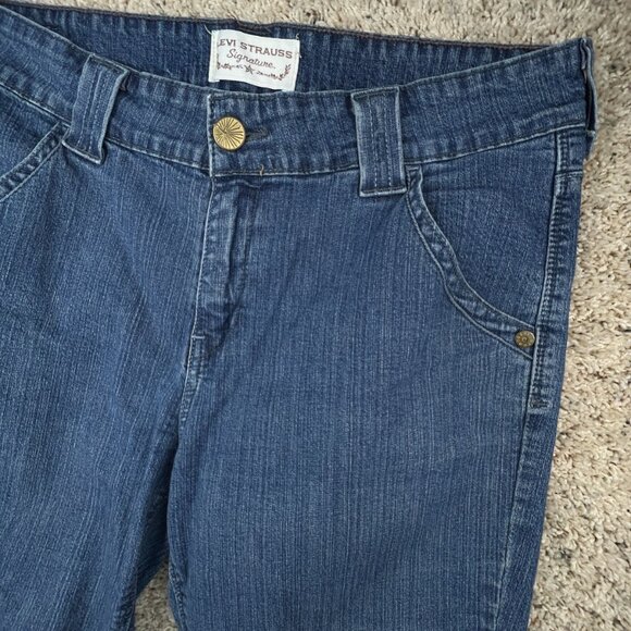 Levi’s Signature Capri Jeans Womens Misses 14 Blue Denim Mid Rise Stretch Casual - Picture 2 of 13